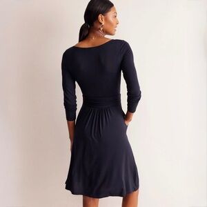 EUC [Boden] Navy Blue Ultra Soft V Neck Long Sleeve Classic Midi Dress | 6 Small